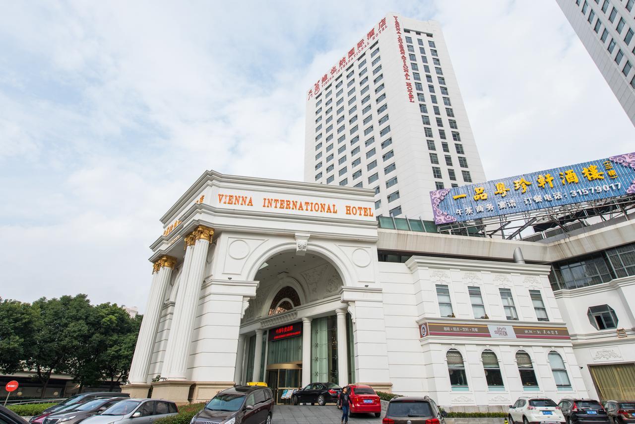 Vienna International Hotel Shanghai Train Station Luaran gambar