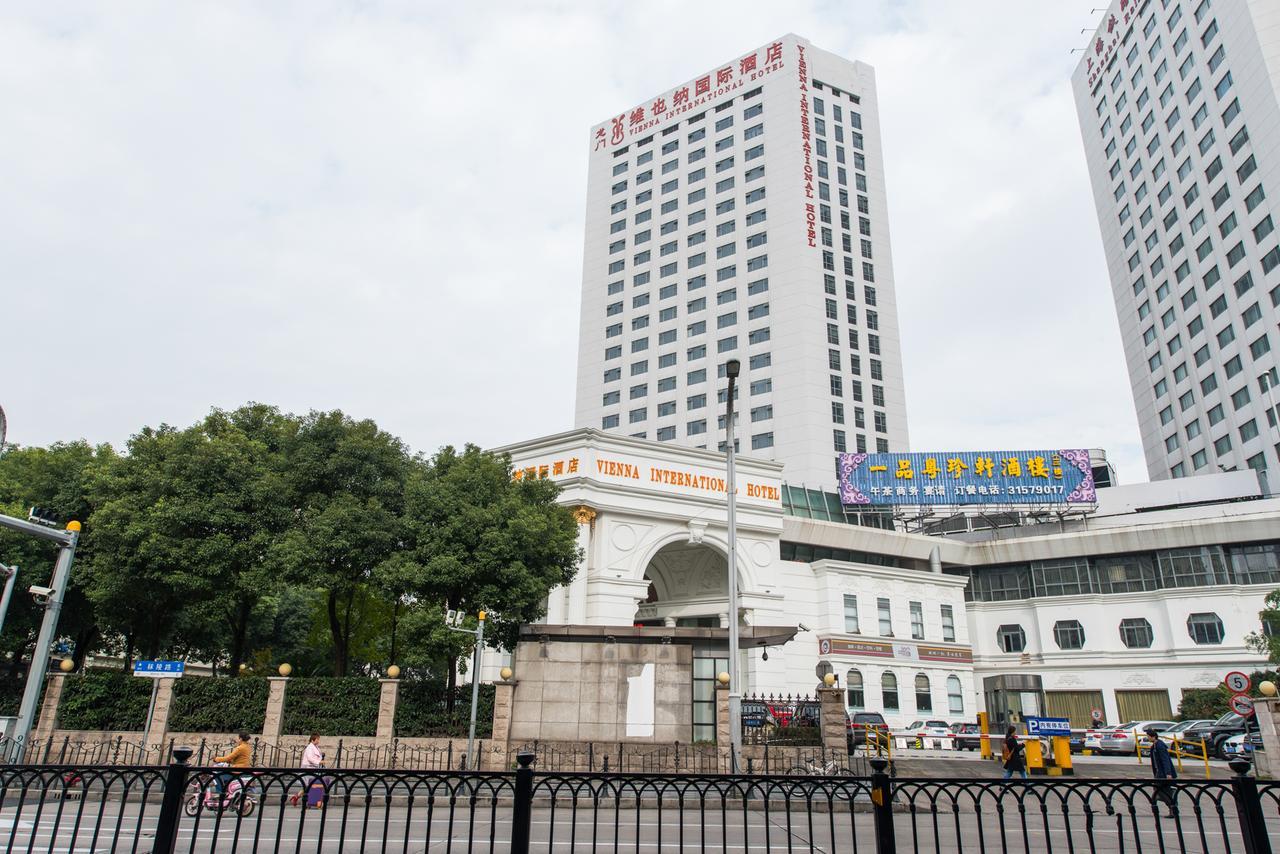 Vienna International Hotel Shanghai Train Station Luaran gambar