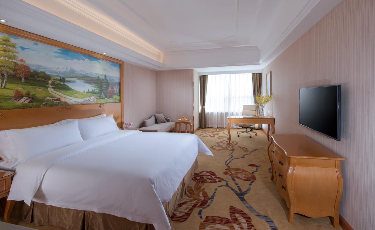 Vienna International Hotel Shanghai Train Station Luaran gambar